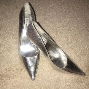 Silver pumps